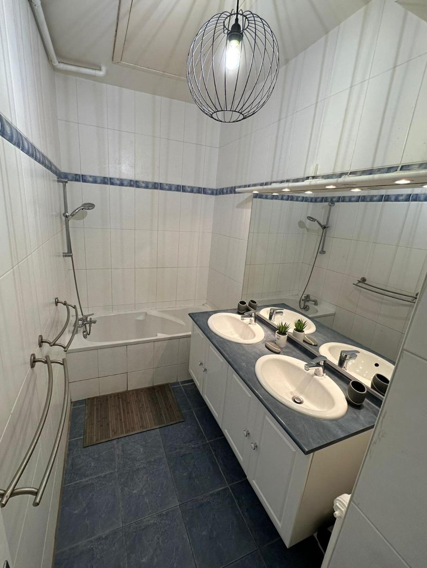 Maison De Ville Plein Centre, 3 Etoiles, A 200M De La Plage, Parking Prive, Wifi 로양 외부 사진